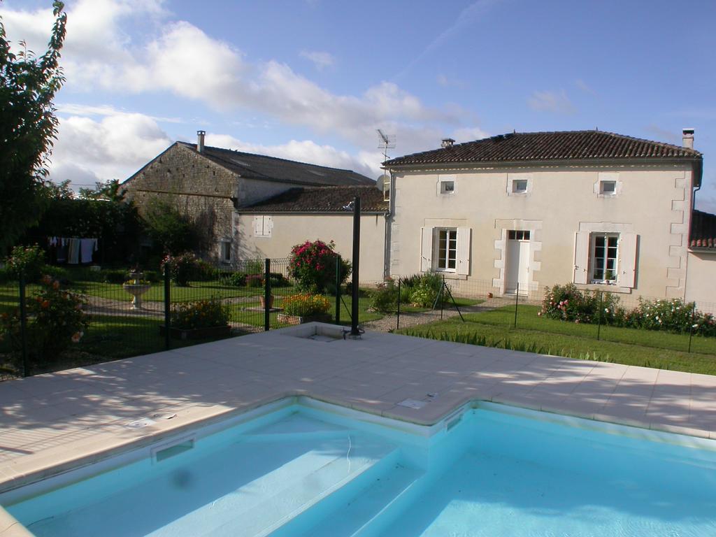 Chambres D'Hotes L'En Haut Des Vignes Mérignac Zewnętrze zdjęcie